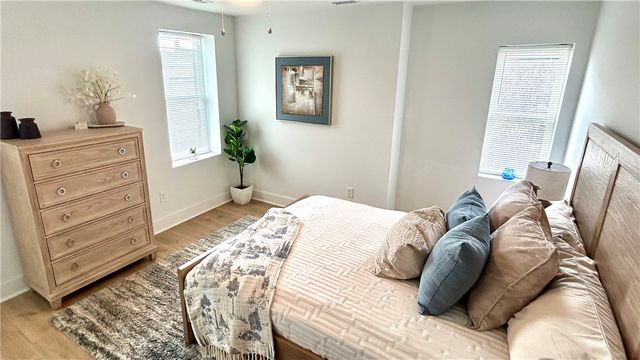 1327 Reddour St, Central North Side, PA 15212