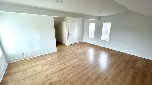 1327 Reddour St, Central North Side, PA 15212