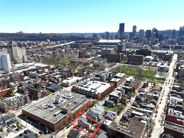 1327 Reddour St, Central North Side, PA 15212