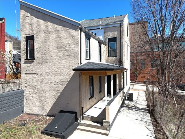 1327 Reddour St, Central North Side, PA 15212