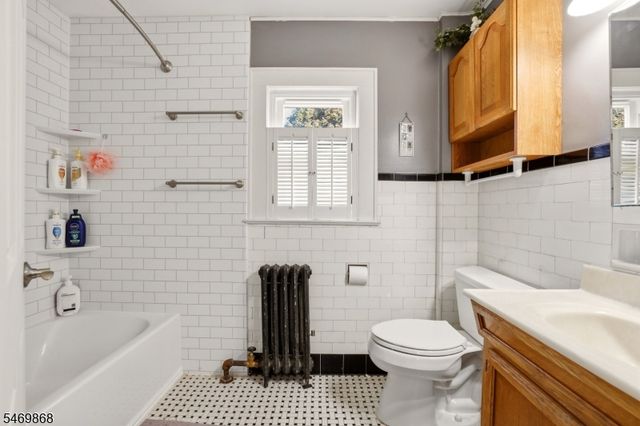 901 Maple Ave, South Plainfield Boro, NJ 07080