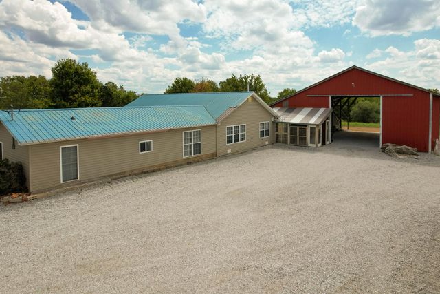 1510 Mount Carmel Road, Clever, MO 65631