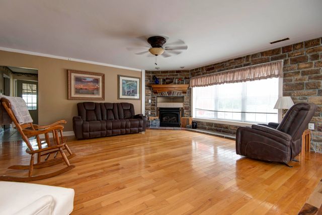 1510 Mount Carmel Road, Clever, MO 65631
