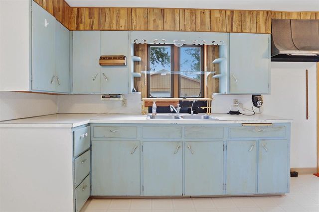 614 Sherman Street, Mauston, WI 53948