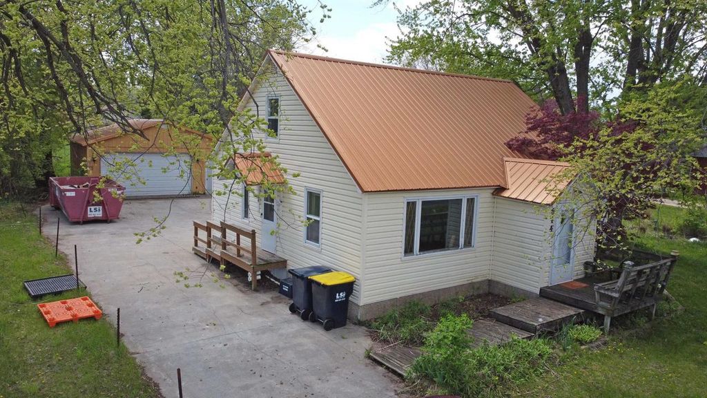 614 Sherman Street, Mauston, WI 53948