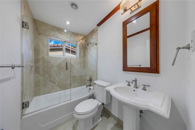 800 SE 3rd Ter, Pompano Beach, FL 33060