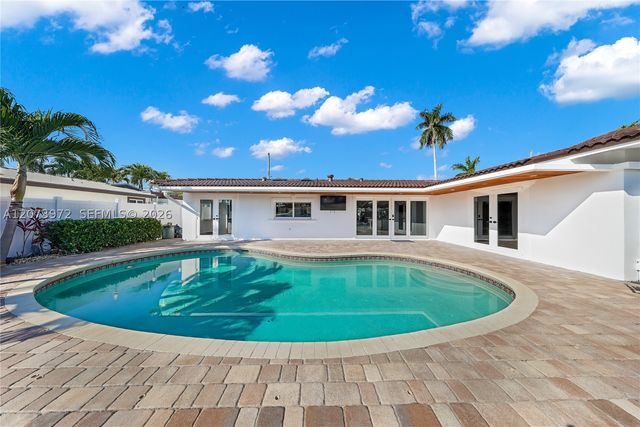 800 SE 3rd Ter, Pompano Beach, FL 33060