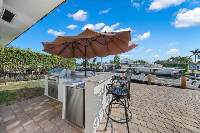 800 SE 3rd Ter, Pompano Beach, FL 33060