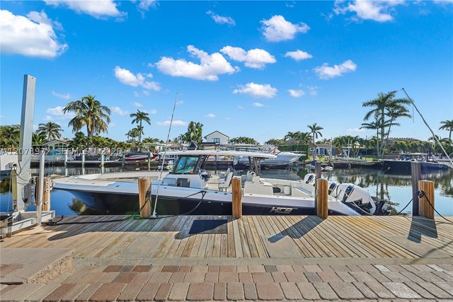 800 SE 3rd Ter, Pompano Beach, FL 33060