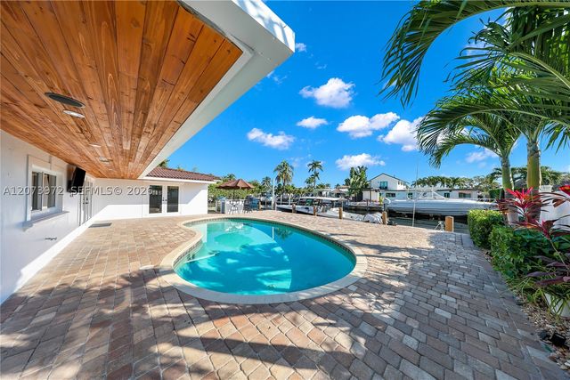 800 SE 3rd Ter, Pompano Beach, FL 33060
