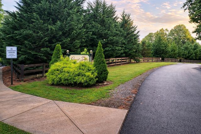 114 Shoreside Dr, Smithville, TN 37166