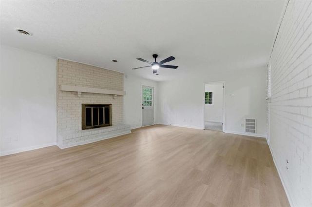 5824 Oakleaf Way, Stone Mountain, GA 30087