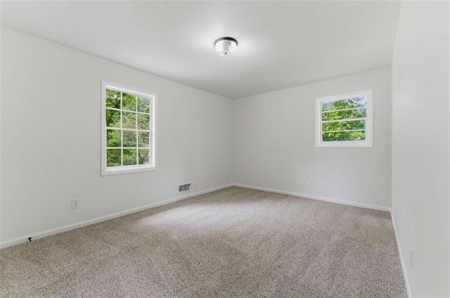 5824 Oakleaf Way, Stone Mountain, GA 30087
