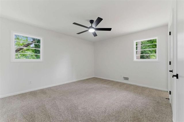 5824 Oakleaf Way, Stone Mountain, GA 30087