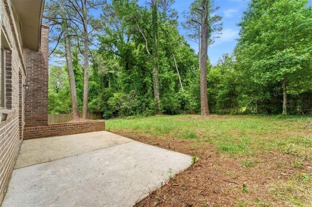 5824 Oakleaf Way, Stone Mountain, GA 30087