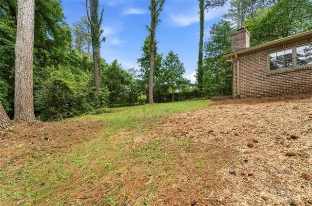 5824 Oakleaf Way, Stone Mountain, GA 30087
