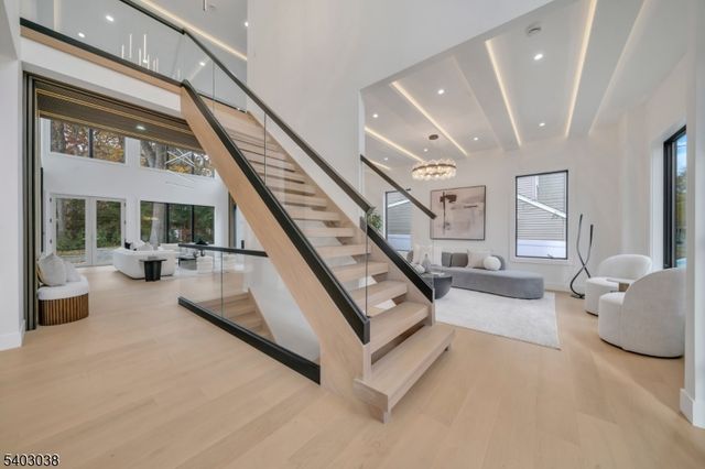 801 Godwin Rd, Paramus Boro, NJ 07652