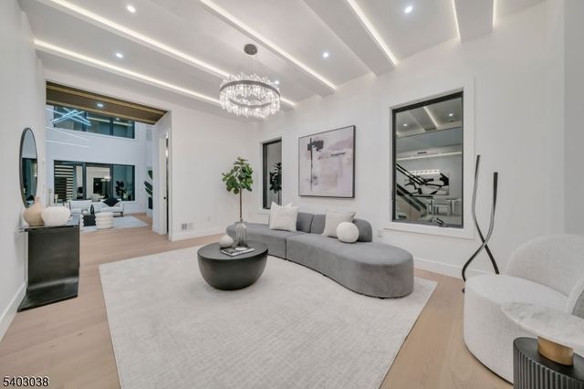 801 Godwin Rd, Paramus Boro, NJ 07652