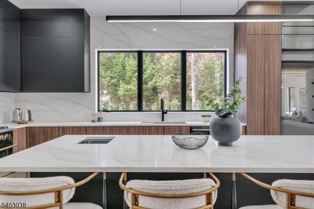 801 Godwin Rd, Paramus Boro, NJ 07652