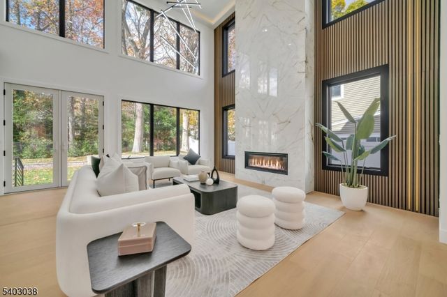 801 Godwin Rd, Paramus Boro, NJ 07652