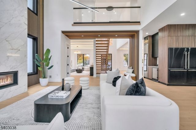 801 Godwin Rd, Paramus Boro, NJ 07652