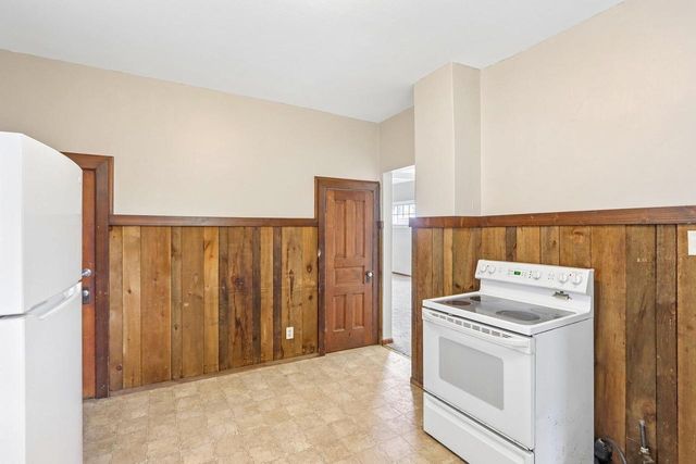 6118 25th AVENUE, Kenosha, WI 53143