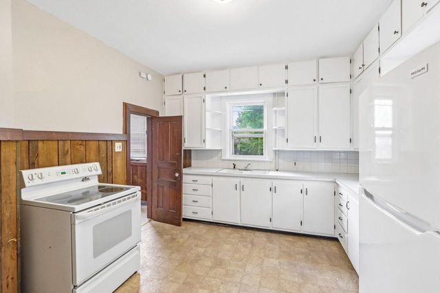 6118 25th AVENUE, Kenosha, WI 53143