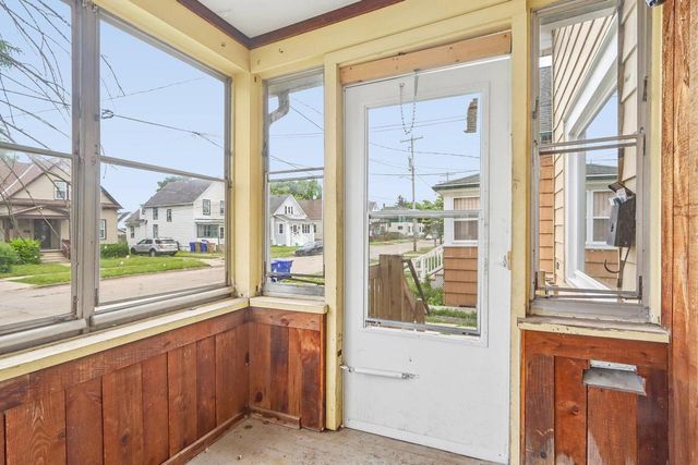 6118 25th AVENUE, Kenosha, WI 53143