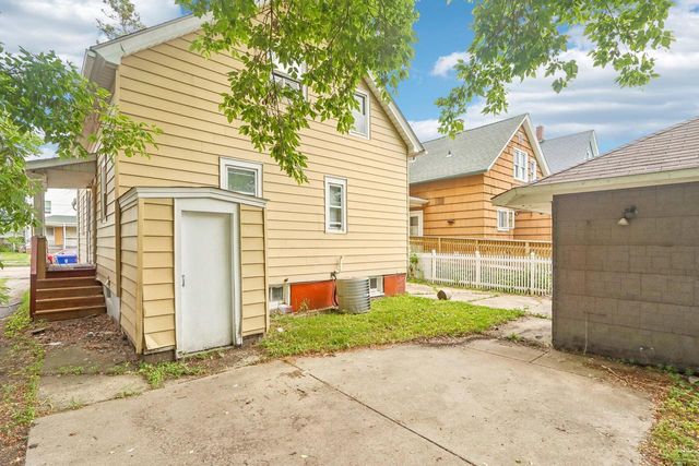 6118 25th AVENUE, Kenosha, WI 53143