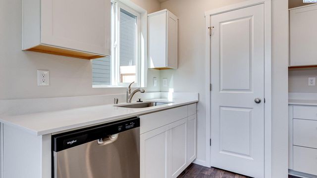 11312 Buckingham Dr, Pasco, WA 99301