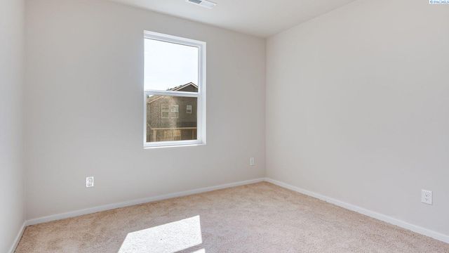 11312 Buckingham Dr, Pasco, WA 99301