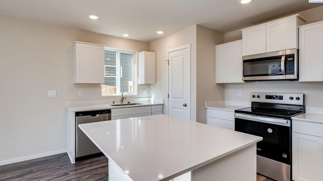 11312 Buckingham Dr, Pasco, WA 99301