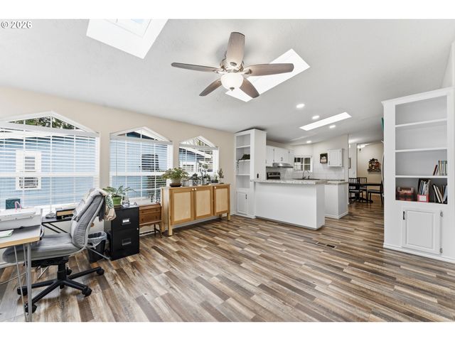 15768 Se POWELL Blvd 40, Portland, OR 97236