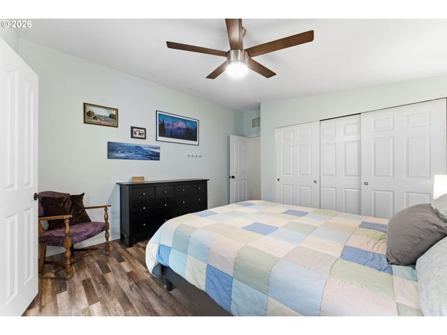 15768 Se POWELL Blvd 40, Portland, OR 97236