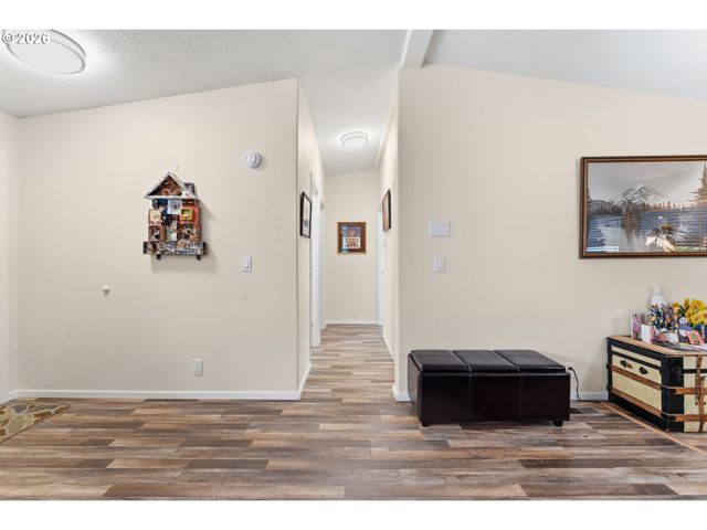 15768 Se POWELL Blvd 40, Portland, OR 97236