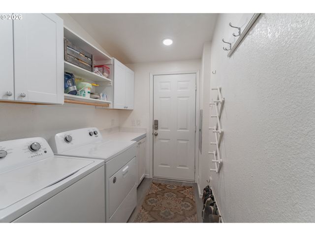 15768 Se POWELL Blvd 40, Portland, OR 97236