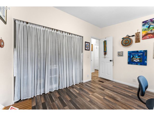 15768 Se POWELL Blvd 40, Portland, OR 97236