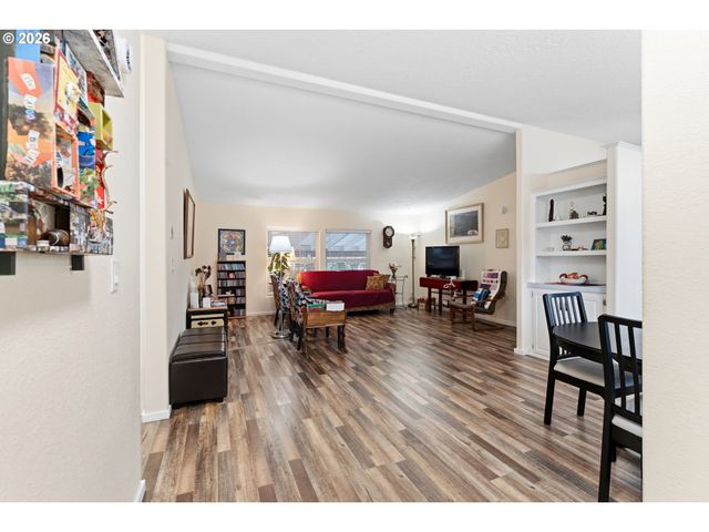 15768 Se POWELL Blvd 40, Portland, OR 97236