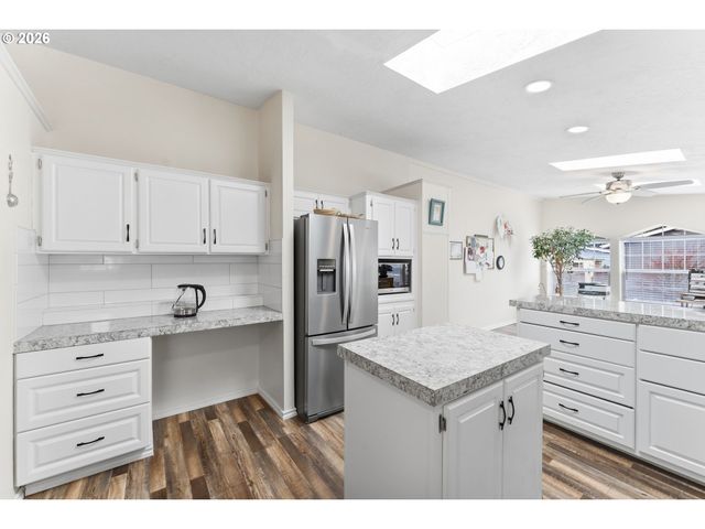 15768 Se POWELL Blvd 40, Portland, OR 97236