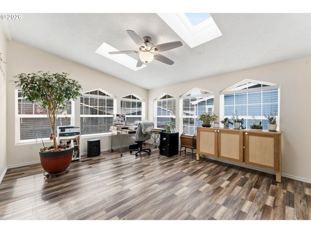 15768 Se POWELL Blvd 40, Portland, OR 97236