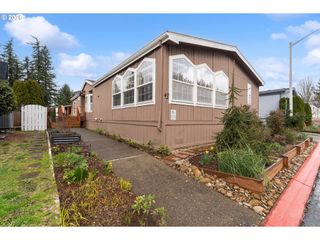15768 Se POWELL Blvd 40, Portland, OR 97236