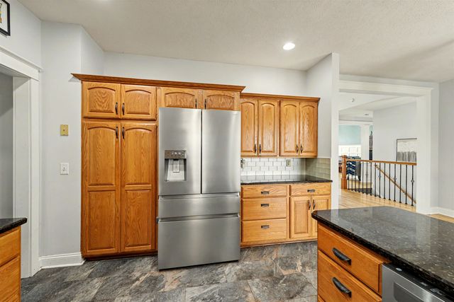 5162 N Prairie Ridge Rd, Salina, KS 67401