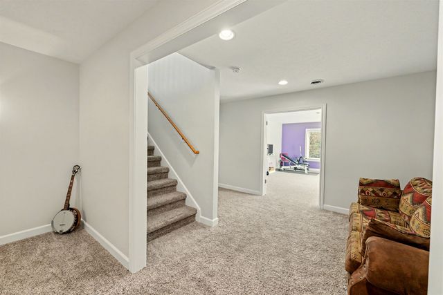 5162 N Prairie Ridge Rd, Salina, KS 67401