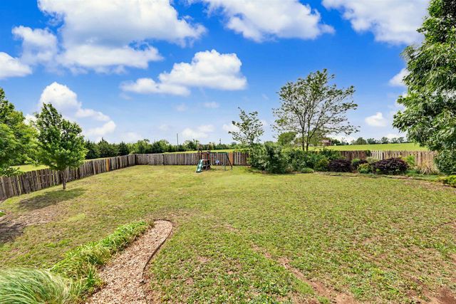 5162 N Prairie Ridge Rd, Salina, KS 67401