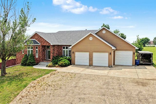 5162 N Prairie Ridge Rd, Salina, KS 67401