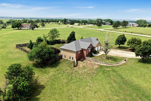 5162 N Prairie Ridge Rd, Salina, KS 67401