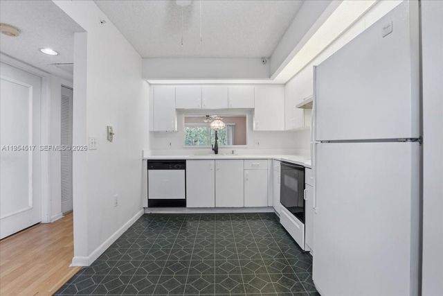 601 SW 142nd Ave 304Q, Pembroke Pines, FL 33027