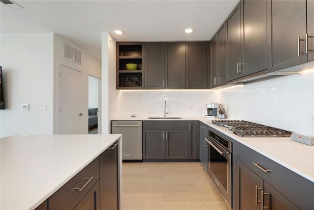 1600 S 1st ST 403, Austin, TX 78704