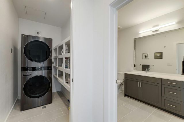 1600 S 1st ST 403, Austin, TX 78704