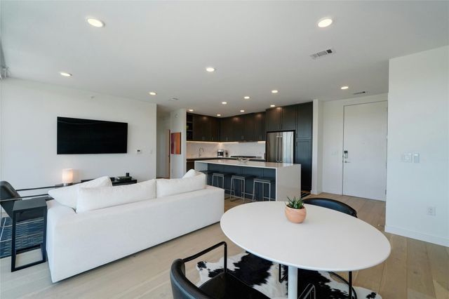 1600 S 1st ST 403, Austin, TX 78704